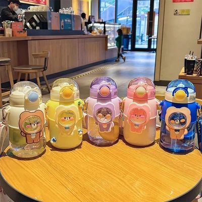 어린이 물병 만화 귀여운 플라스틱 컵 짚 타입 휴대 디자인