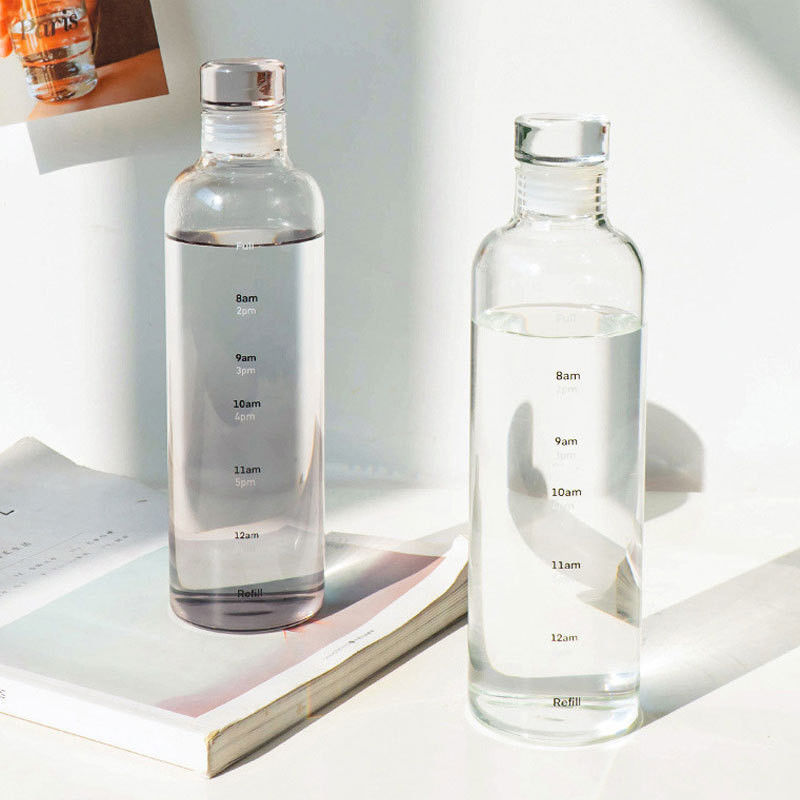 미니멀리즘 디자인 스타일 500ml BPA 없는 보로실리케이트 유리 물병 시간 표시기와 함께